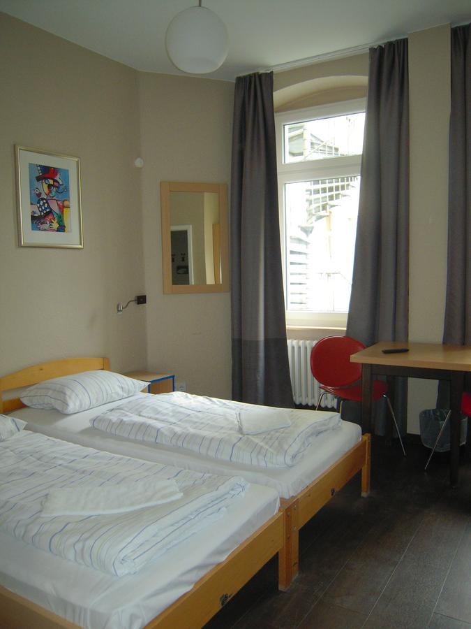 Happy Go Lucky Hotel + Hostel Schoneberg Berlin Luaran gambar