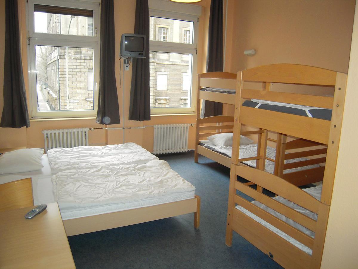 Happy Go Lucky Hotel + Hostel Schoneberg Berlin Luaran gambar