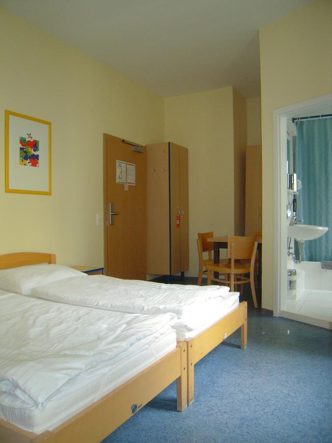 Happy Go Lucky Hotel + Hostel Schoneberg Berlin Luaran gambar