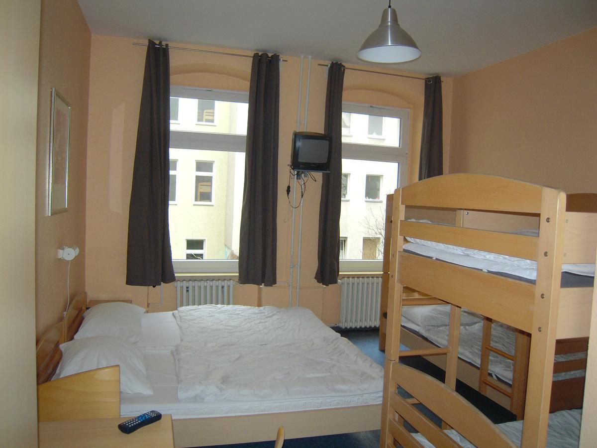 Happy Go Lucky Hotel + Hostel Schoneberg Berlin Luaran gambar