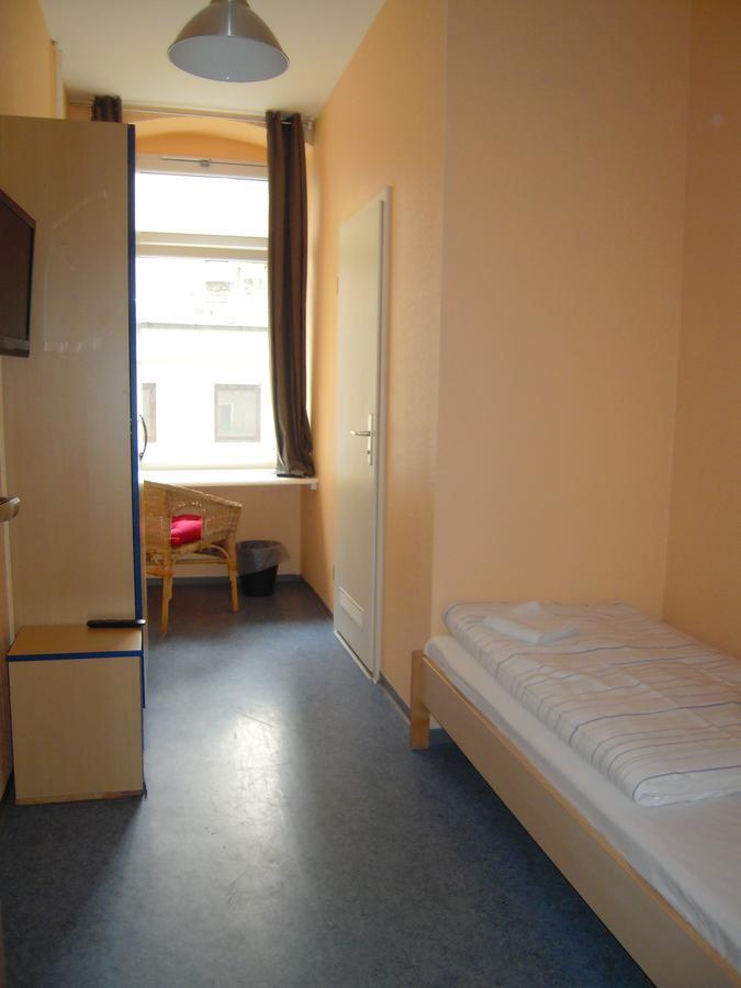 Happy Go Lucky Hotel + Hostel Schoneberg Berlin Luaran gambar