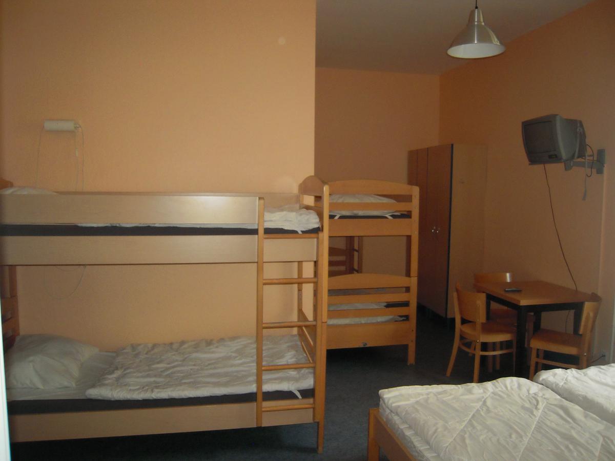 Happy Go Lucky Hotel + Hostel Schoneberg Berlin Luaran gambar
