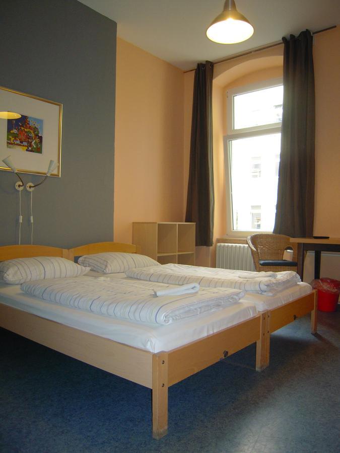 Happy Go Lucky Hotel + Hostel Schoneberg Berlin Luaran gambar