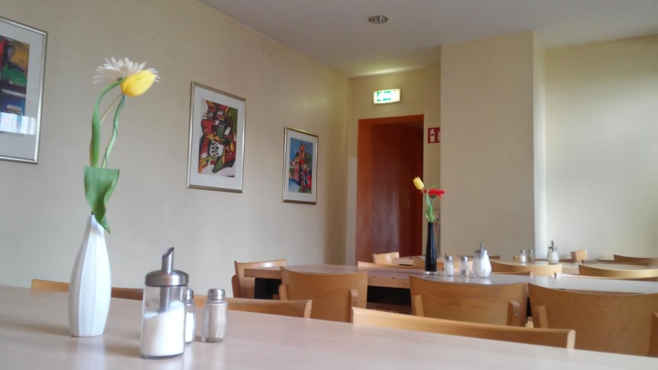 Happy Go Lucky Hotel + Hostel Schoneberg Berlin Luaran gambar