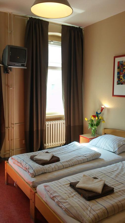 Happy Go Lucky Hotel + Hostel Schoneberg Berlin Luaran gambar
